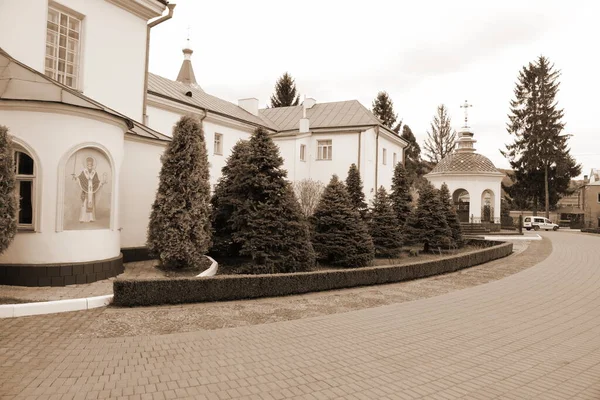  Manastır Epifani Manastırı 