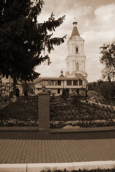 Manastır Epifani Manastırı. Büyük eski ortodoks kilisesi.