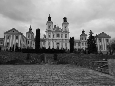 Şekil Değiştirme Katedrali