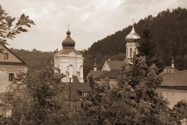  Eski kentin tarihi kısmı. Aziz Niklas Katedrali (Fransisken Manastırı)