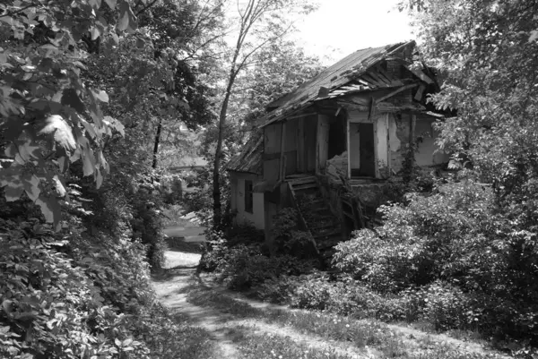 Antigua Casa Arruinada Casa Madera Pueblo Ucraniano —  Fotos de Stock