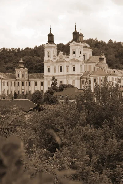 마을의 역사적 마을의 변형의 대성당 — 스톡 사진