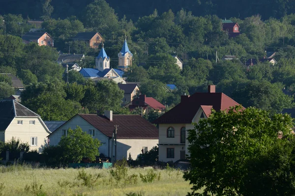 Vista Desde Ventana Ciudad Casa Madera Aldea Ucraniana —  Fotos de Stock