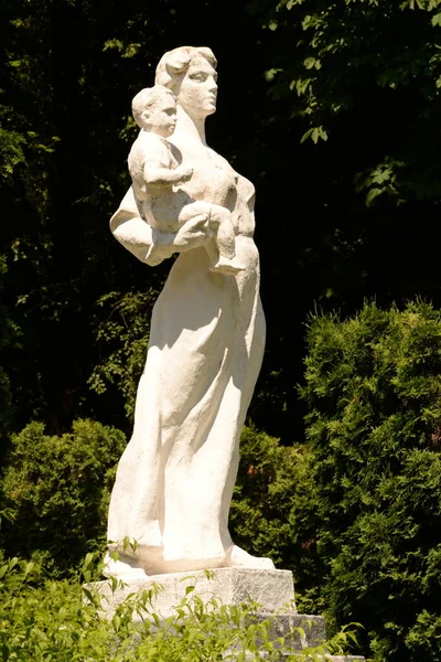 Sculpture Mère Enfant — Photo