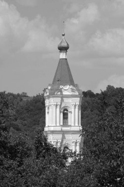 Manastır Epifani Manastırı 'nı inşa ediyor. 