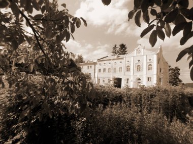 Eski şehrin tarihi kısmı. Epifani Manastırı 'nı inşa eden manastır. Büyük eski ortodoks kilisesi.          