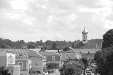 Eski şehrin tarihi kısmı. St. Nicholas Katedrali (Fransisken Manastırı) .Ortodoks Kilisesi. Castle Hill 'in genel görüşü