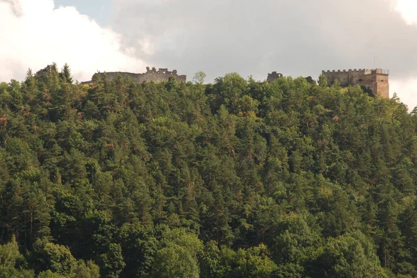 Yleisnäkymä Castle Hillille — kuvapankkivalokuva