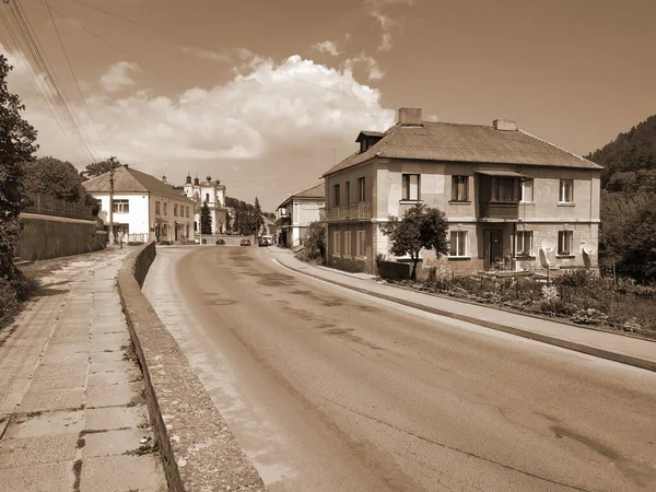 Eski Şehrin Tarihi Kısmı Eski Kasaba Merkez Cadde Dönüşüm Katedrali — Stok fotoğraf