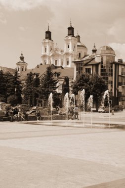  Eski şehrin tarihi kısmı. Dönüşüm Katedrali. Büyük kilise.