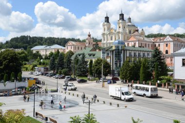  Eski şehrin tarihi kısmı. Dönüşüm Katedrali. Büyük kilise.