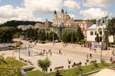  Eski şehrin tarihi kısmı. Dönüşüm Katedrali. Büyük kilise.