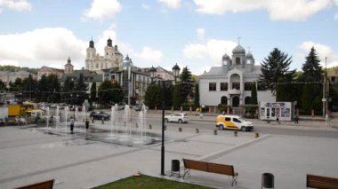  Eski şehrin tarihi kısmı. Dönüşüm Katedrali. Büyük kilise.
