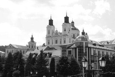  Eski şehrin tarihi kısmı. Dönüşüm Katedrali. Büyük kilise.