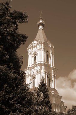 Manastır Epifani Manastırı 'nı inşa ediyor. 