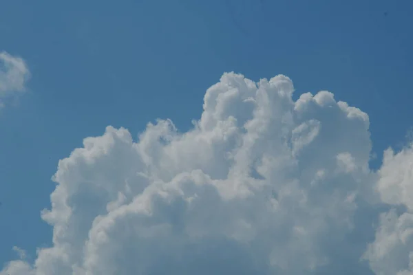Nuvem Cúmulo Branco Céu — Fotografia de Stock