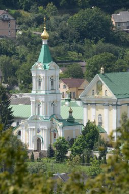 Manastır Epifani Manastırı 'nı inşa ediyor.           