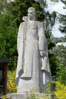 Monument to the fallen soldier