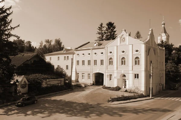 Eski şehrin tarihi kısmı. Epifani Manastırı 'nı inşa eden manastır. Büyük eski ortodoks kilisesi. 