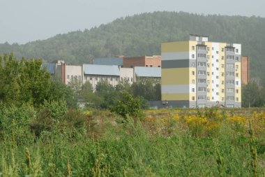 Pencereden şehre olan manzara.