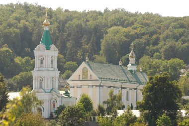 Manastır Epifani Manastırı 'nı inşa ediyor. 