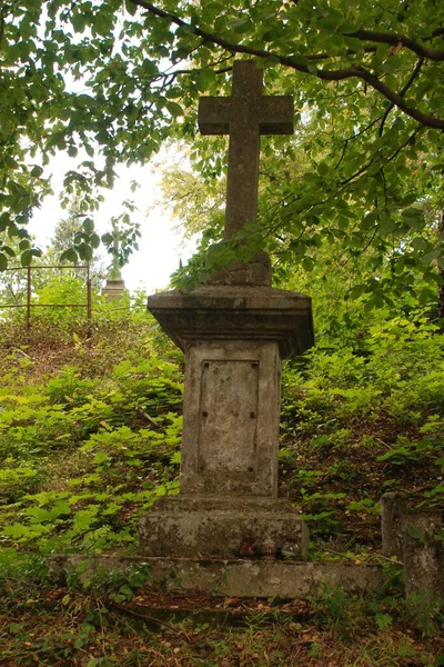 Tumba Antiguo Cementerio —  Fotos de Stock