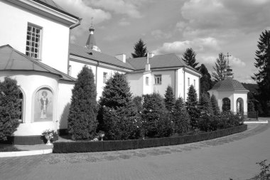 Manastır Epifani Manastırı 'nı inşa ediyor. 