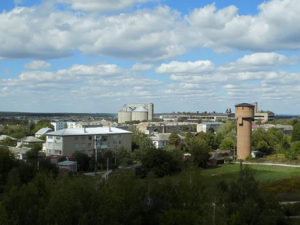 Der Blick Aus Dem Fenster Auf Die Stadt — Stockfoto