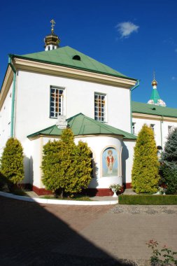 Manastır Epifani Manastırı 'nı inşa ediyor. 