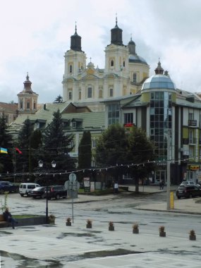 Eski şehrin tarihi kısmı. Dönüşüm Katedrali. Büyük kilise.          