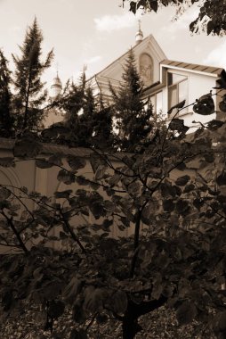 Manastır Epifani Manastırı 'nı inşa ediyor.