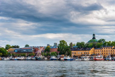 Stockholm 'deki Skeppsholmen adasının rıhtımı