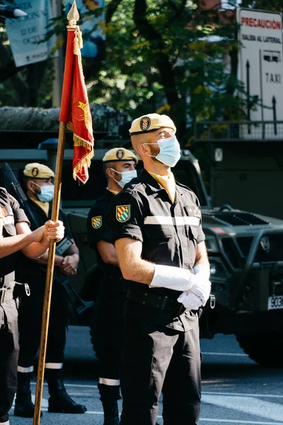 Soldados durante el desfile del Ejército del Día Nacional en Madrid. — Foto de Stock