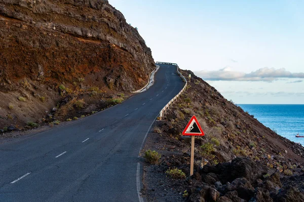 Empty road in a volcanic landscape in the Island of La Palma — Stock Photo, Image