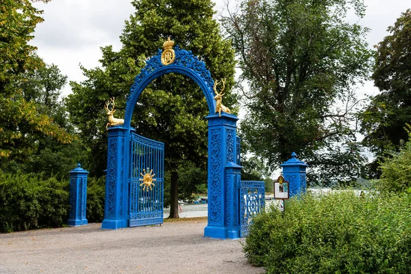 Bla Porten en la isla Djurgarden en Estocolmo — Foto de Stock