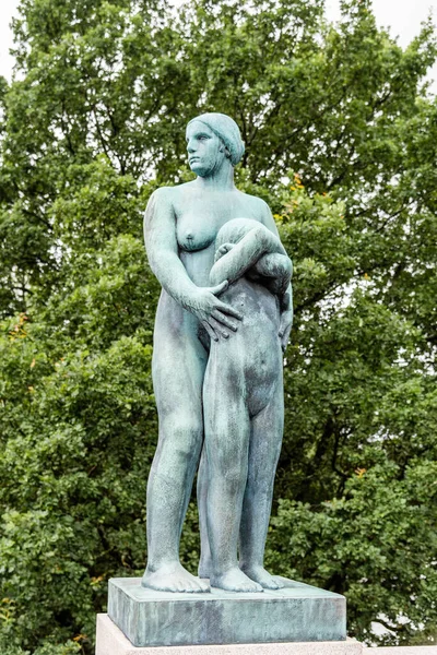 Skulptur von Gustav Vigeland im Frogner Park, einem berühmten öffentlichen Park in Oslo — Stockfoto