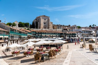 Madrid 'deki Chinchon şehrinin merkez meydanı.