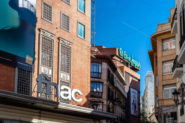 Tienda FNAC en la calle Preciados en el centro de Madrid —  Fotos de Stock
