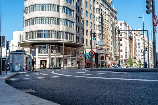 Axi i pasa autobusowego w Gran Via Avenue i placu Callao w Madrycie — Zdjęcie stockowe