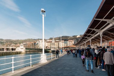 Bilbao 'daki Gure Lurreko Pazarı ve çiçek pazarı