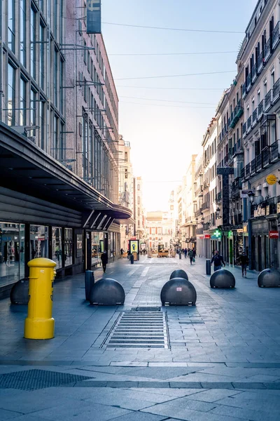 Preciados Street w centrum Madrytu w Hiszpanii — Zdjęcie stockowe
