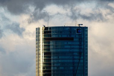 Madrid 'deki Cuatro Torres İş Alanındaki İmparatorluk Kulesi