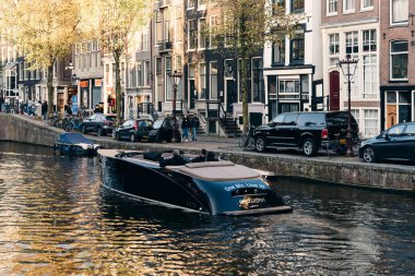 Amsterdam 'da Kırmızı Işık Bölgesi' nde tekne gezintisi