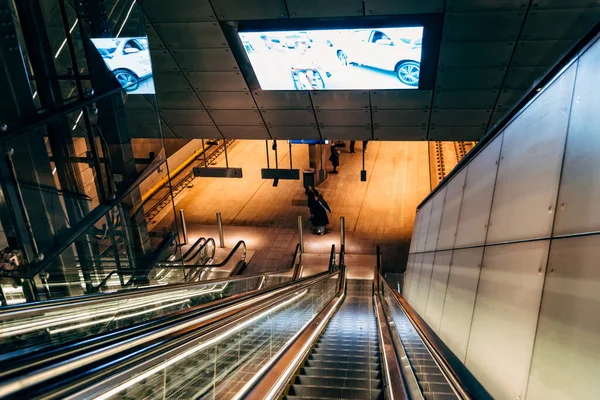 Станция метро в центре Амстердама в Nehterlands — стоковое фото
