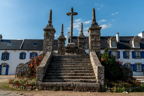 Calvaire Saint Cada Stará Křesťanská Kalvárie Kamennými Kříži Ostrov Saint — Stock fotografie