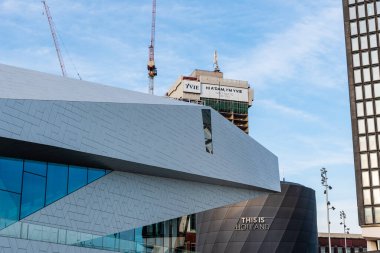 Amsterdam, Hollanda - 6 Mayıs 2022: Delugan Meissl Associated Architects tarafından tasarlanan Göz Filmi Müzesi. Bu Hollanda 5D cazibesi.