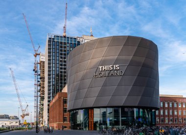 Amsterdam, Hollanda - 6 Mayıs 2022: Burası Hollanda 5D uçuş deneyimi geliştirme