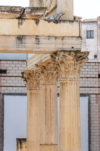 Ρωμαϊκός Ναός Της Diana Στη Merida Ισπανία Στήλες Κεφάλαιο Κορινθιακό — Φωτογραφία Αρχείου