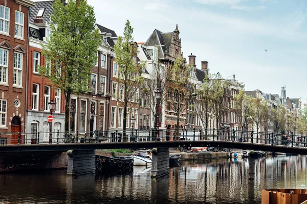 Ámsterdam Países Bajos Mayo 2022 Vista Panorámica Del Canal Kloveniersburgwal —  Fotos de Stock