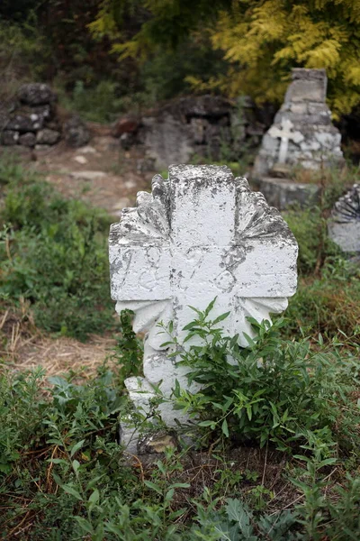 Παλαιοί Σταυροί Και Μνημεία Στο Νεκροταφείο Άγνωστοι Τάφοι — Φωτογραφία Αρχείου